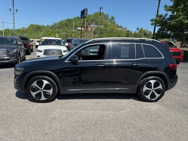 Used 2025  Mercedes-Benz GLB 250 image 6