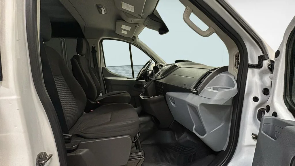 Used 2015 White Ford Base image 8