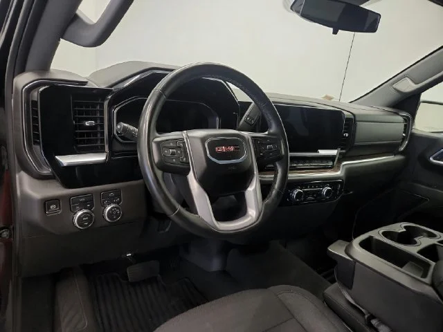 Used 2024 Onyx Black GMC Elevation image 18