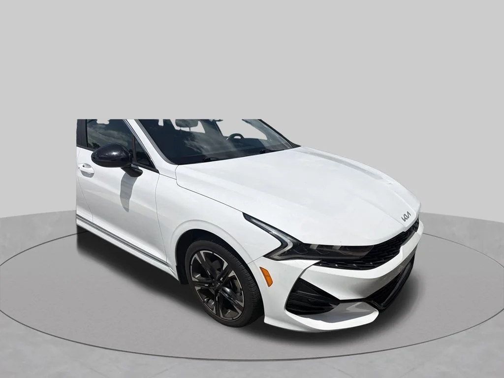 Used 2024 White Kia GT-Line image 10