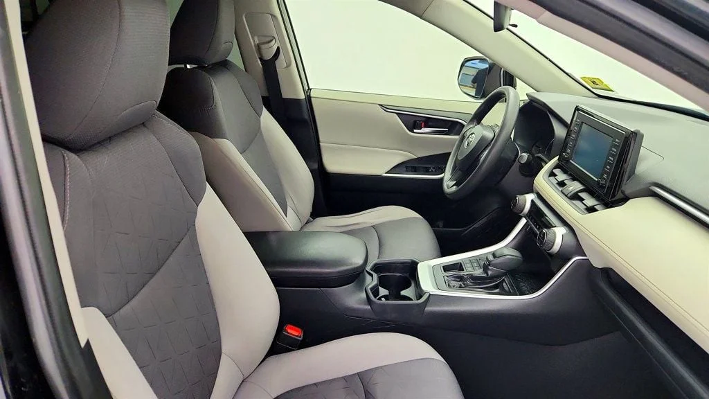Used 2019 Midnight Black Metallic Toyota XLE AWD image 24
