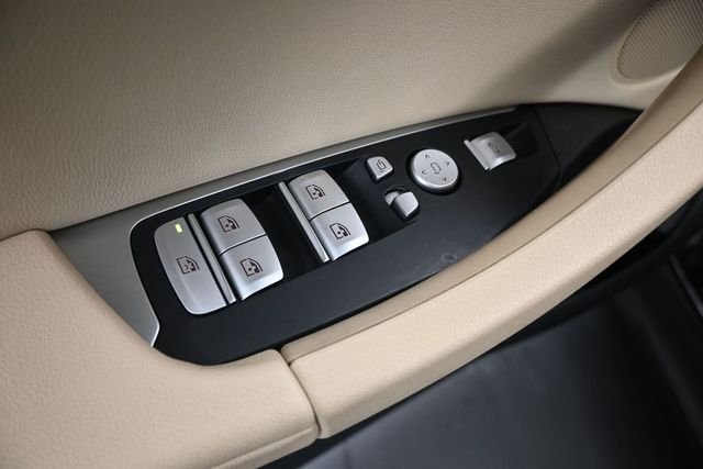 Used 2024 Black BMW sDrive30i image 13