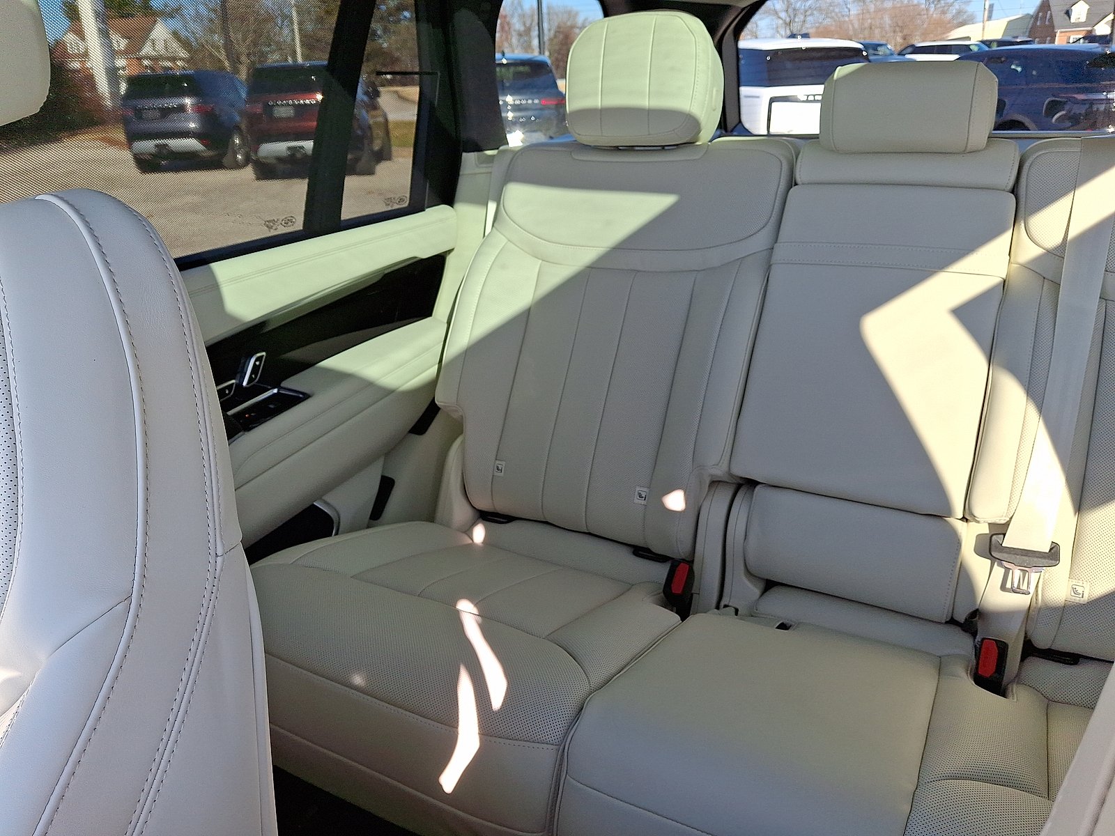 2026 Land Rover Range Rover SE - Photo 14