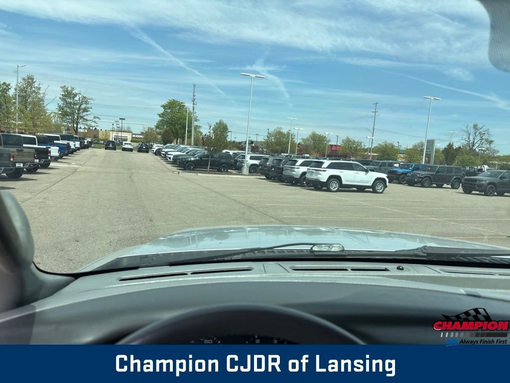 Used 2004 Silver Ford Lariat image 20