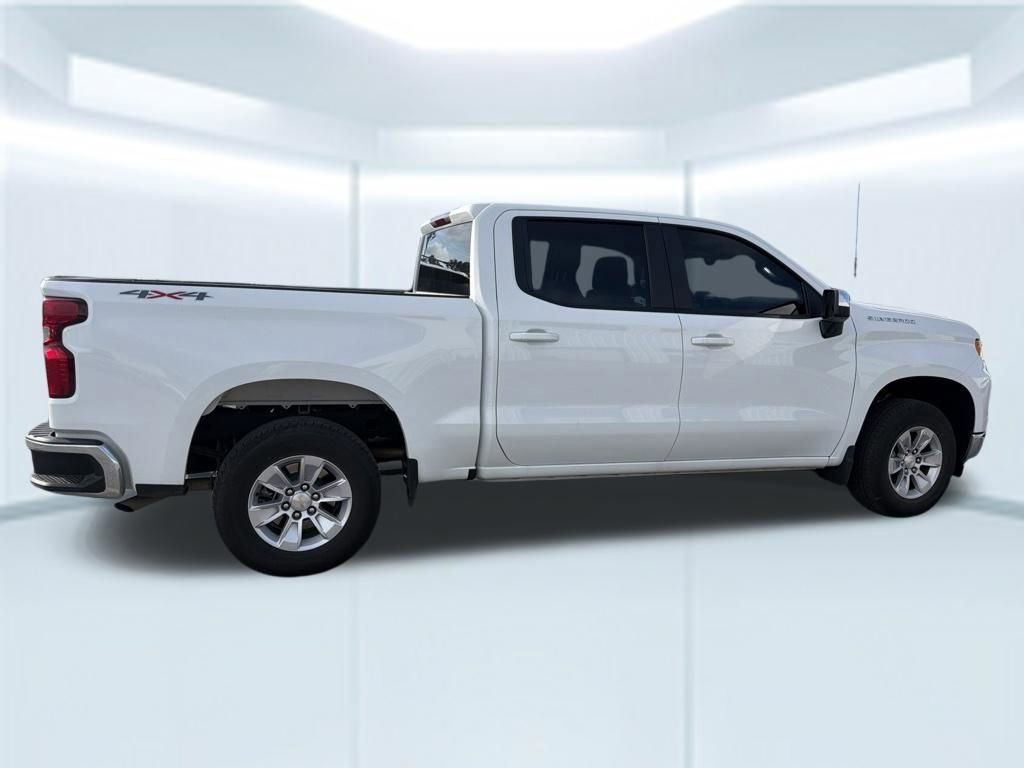 Used 2026 Summit White Chevrolet LT image 11