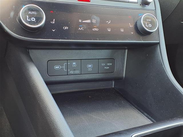 Used 2024  Hyundai  image 6