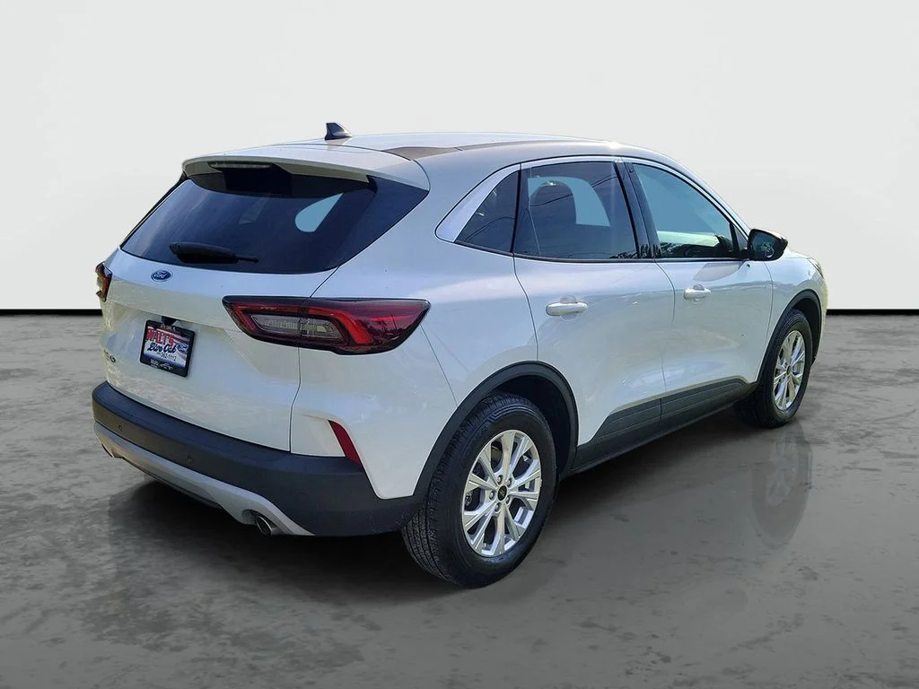 Used 2023 White Ford Active image 2