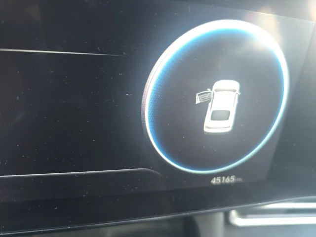 Used 2025 White Hyundai SEL Convenience image 2