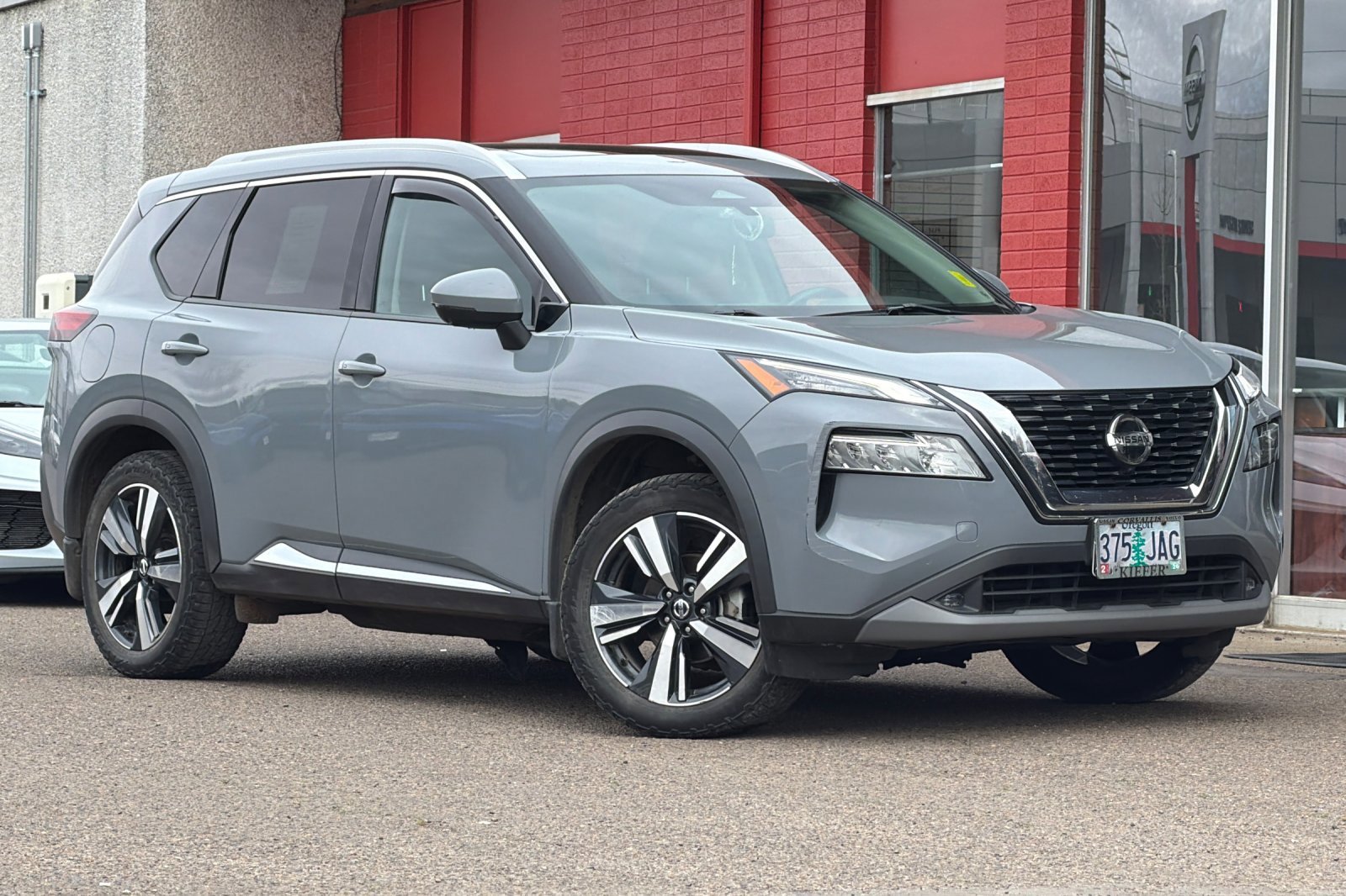 Used 2021 Boulder Gray Pearl Nissan SL image 2