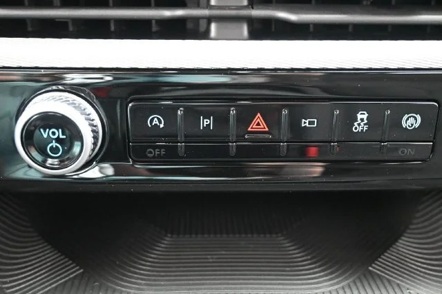 New 2027 Agate Black Metallic Ford Active image 13