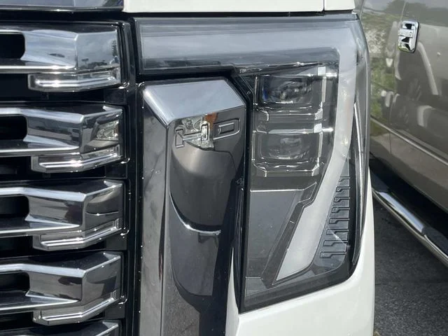 Used 2024 White GMC Denali Ultimate image 10