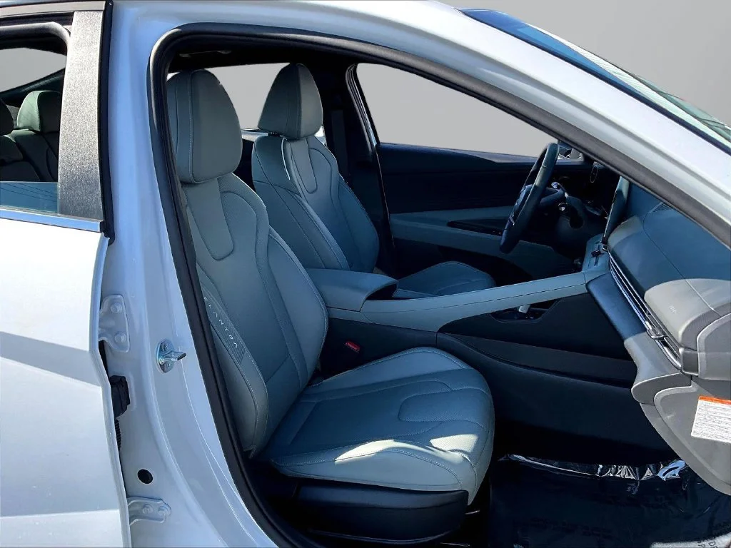 Used 2026 White Hyundai Limited image 29