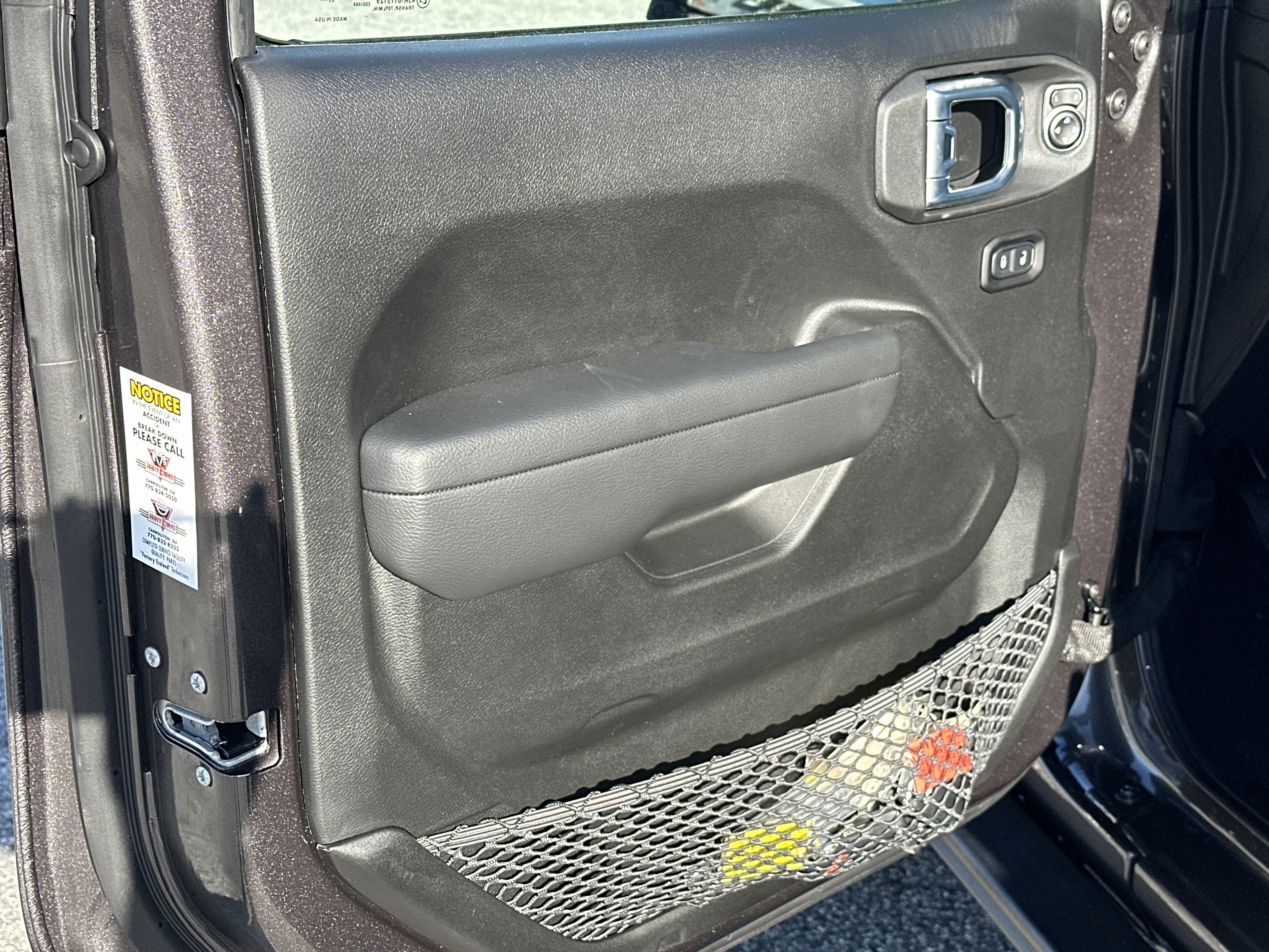 New 2026 Granite Crystal Metallic Clear-Coat Exterior Paint Jeep Sport S image 11