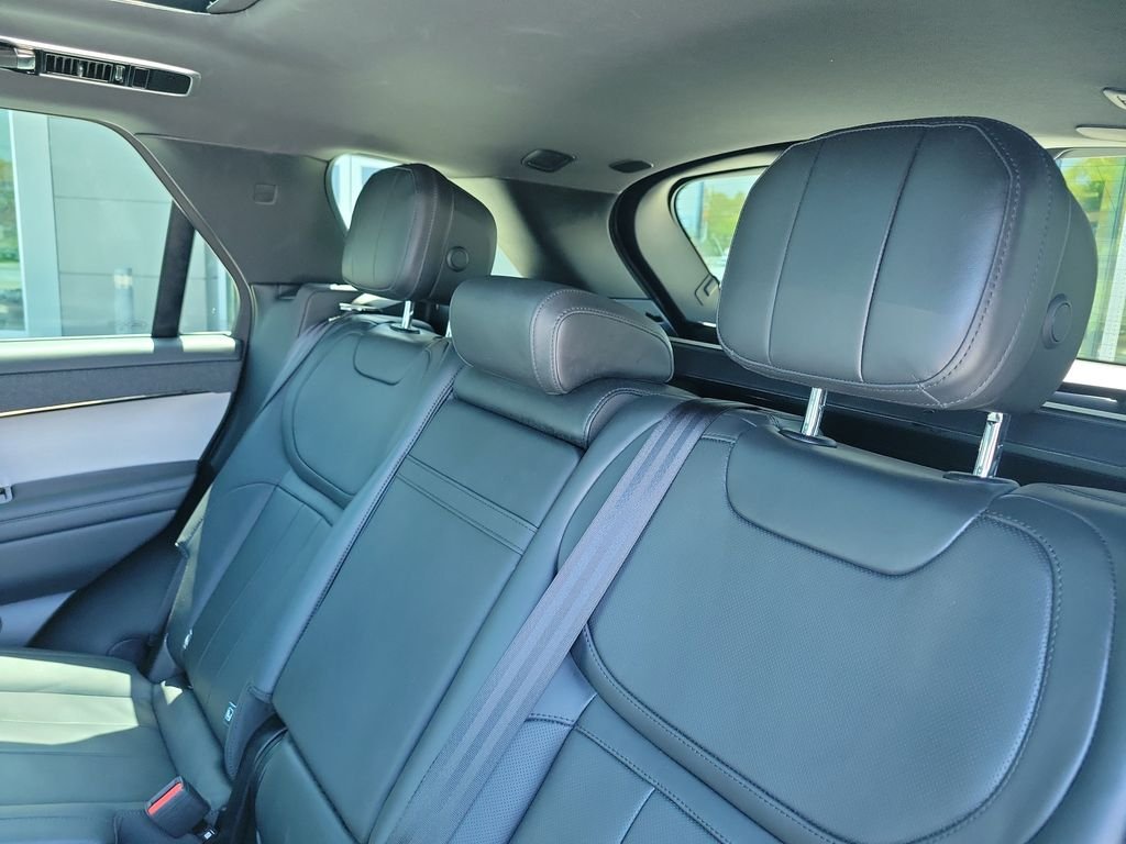 Certified Used 2024 Gray Land Rover Dynamic SE image 15