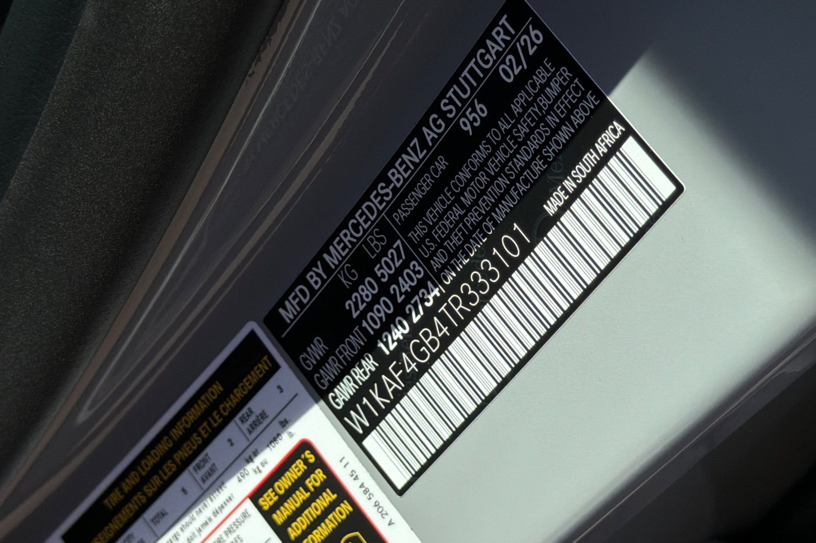 New 2026 MANUFAKTUR Alpine Grey Mercedes-Benz C 300 image 36