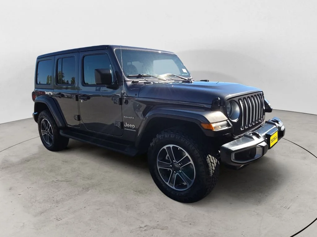 Used 2023 Gray Jeep Sahara image 3