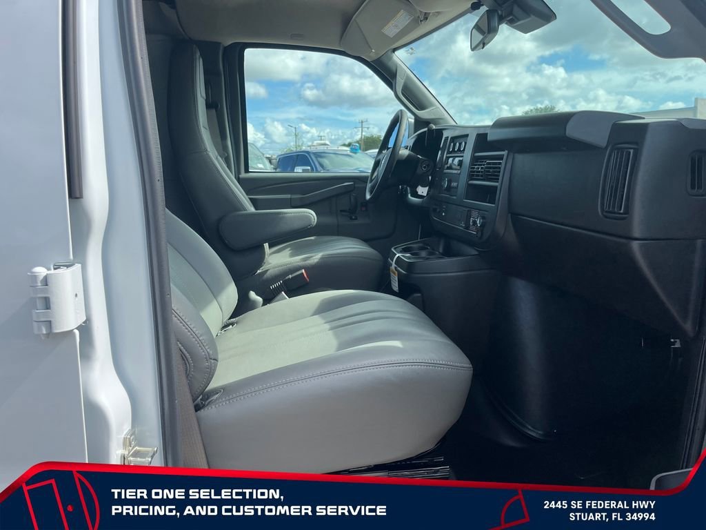 New 2026 Summit White GMC Work Van image 13