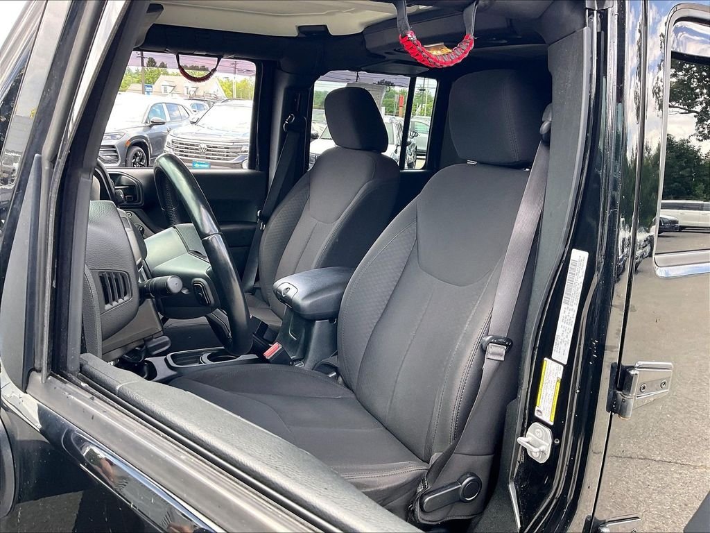 Used 2017 Black Clearcoat Jeep Unlimited Sport image 9