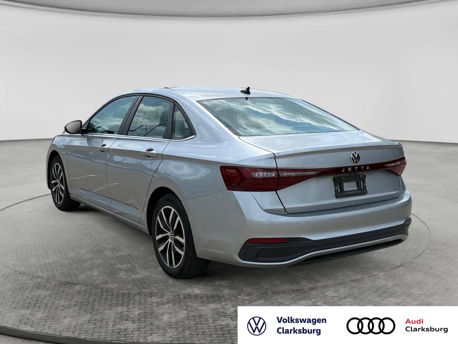 Used 2025 Pyrite Silver Metallic Volkswagen SE image 7