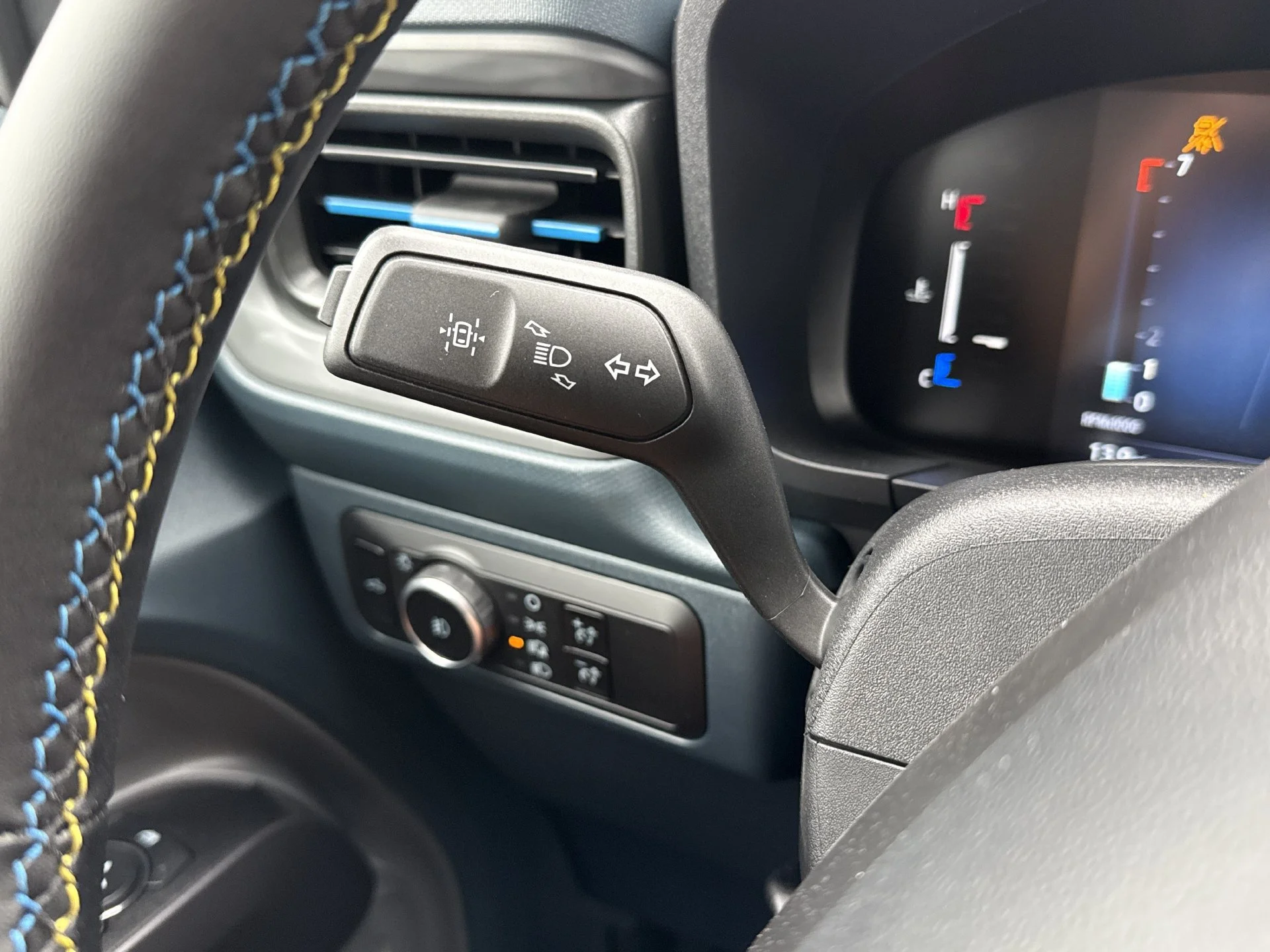 New 2026 Carbonized Gray Metallic Ford Lobo™ image 13