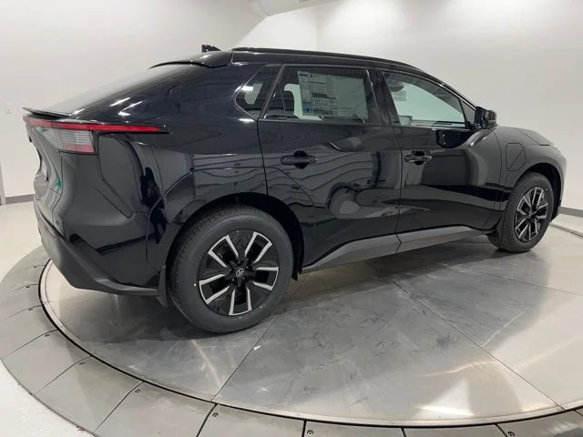2026 Toyota bZ XLE - Photo 5