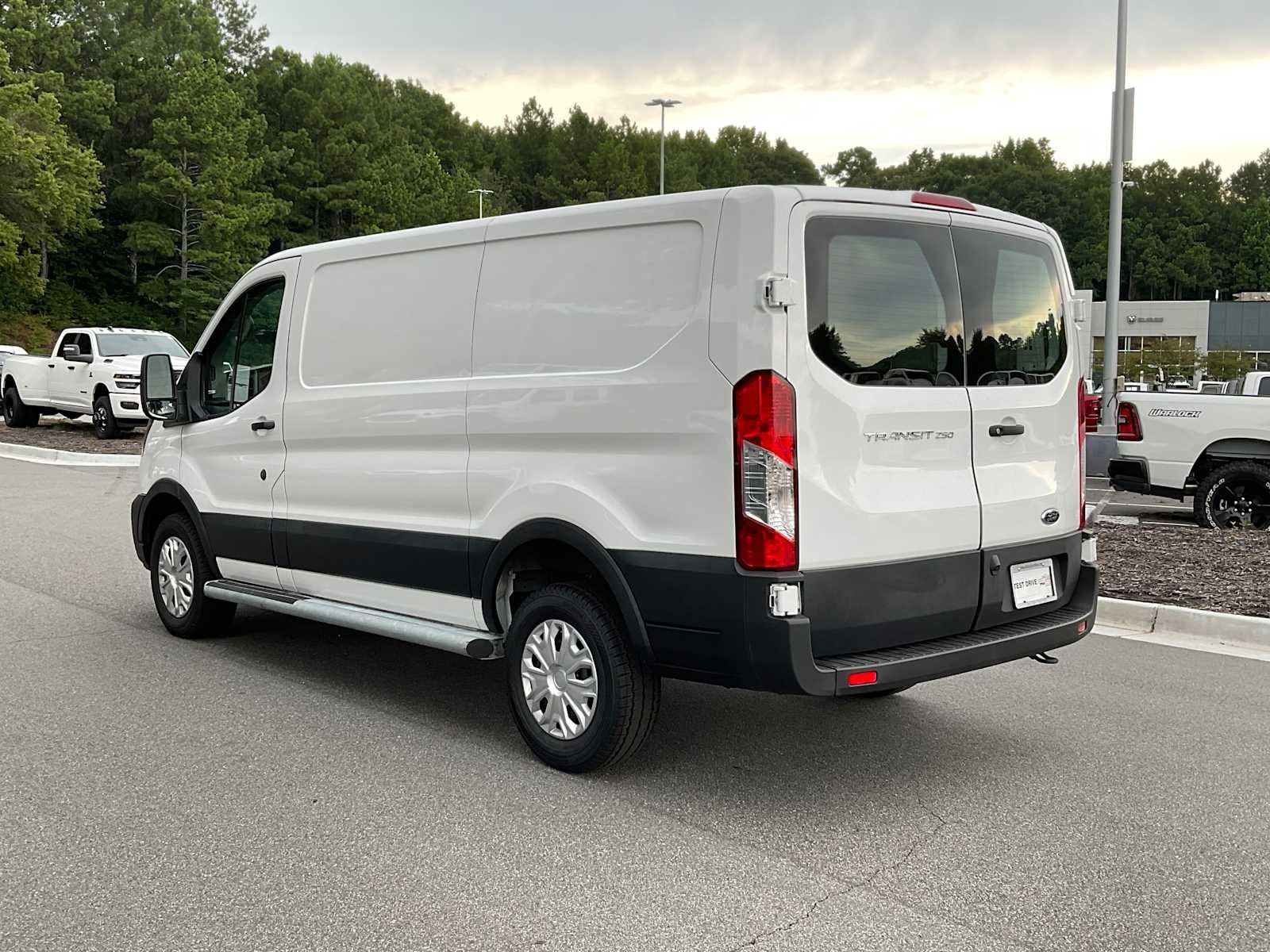 Used 2025 Oxford White Ford  image 3