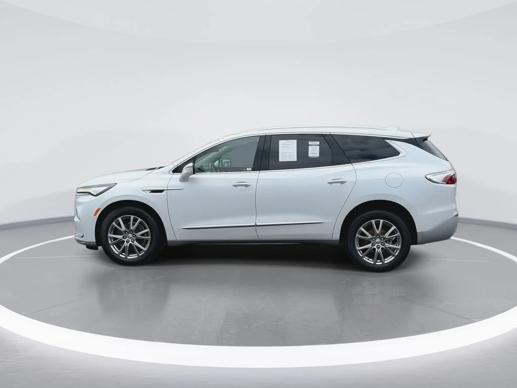 Used 2023 White Buick Essence image 5