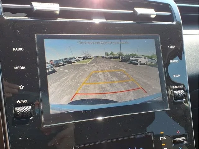 Used 2024  Hyundai SEL image 6