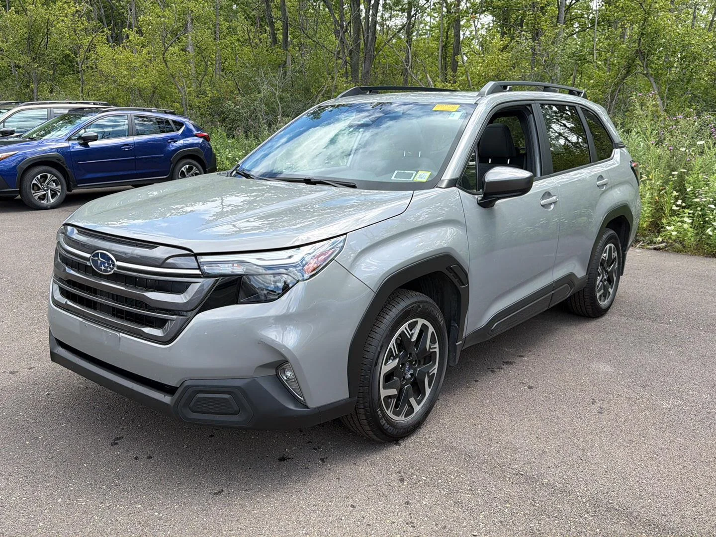 Used 2025 River Rock Pearl Subaru Premium image 12