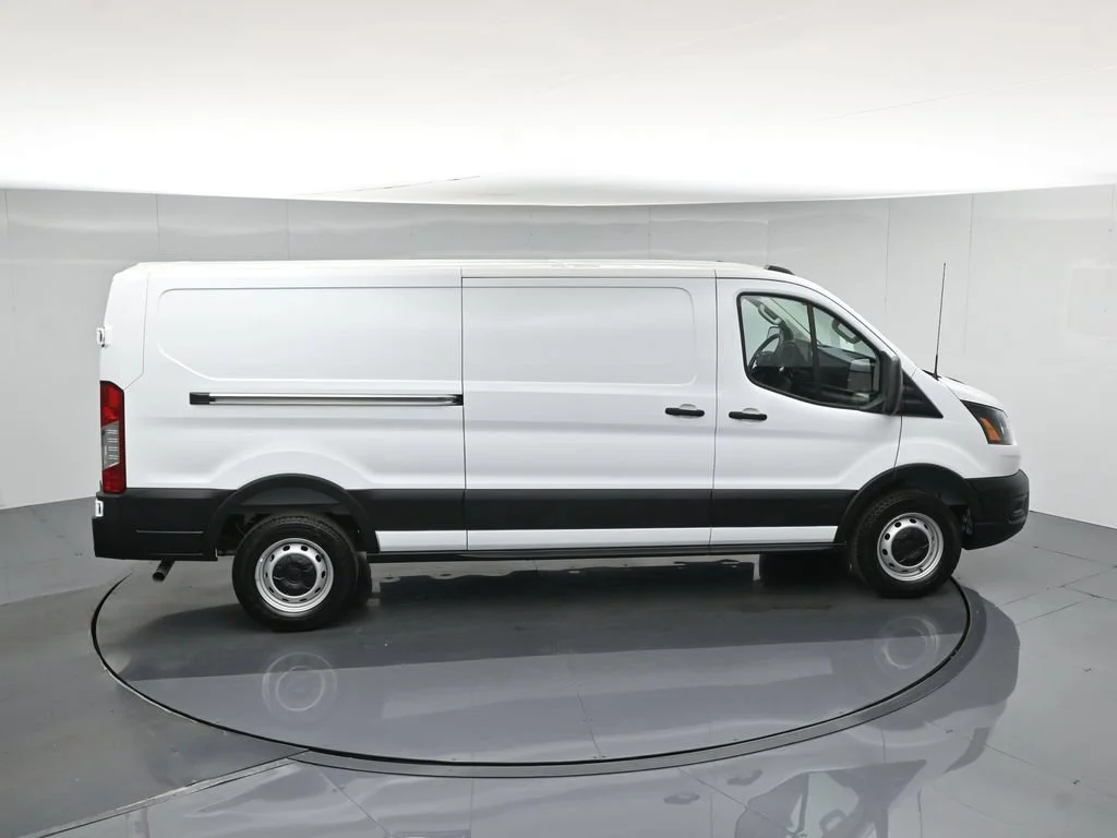 New 2026 Oxford White Ford Base image 41