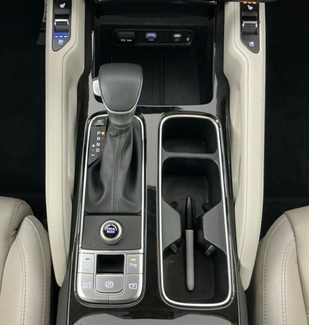 Used 2024 White Kia SX image 22