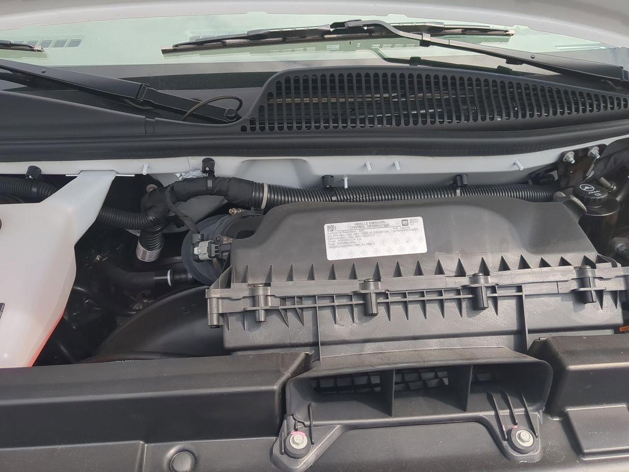 2025 GMC Savana Cargo Work Van - Photo 26