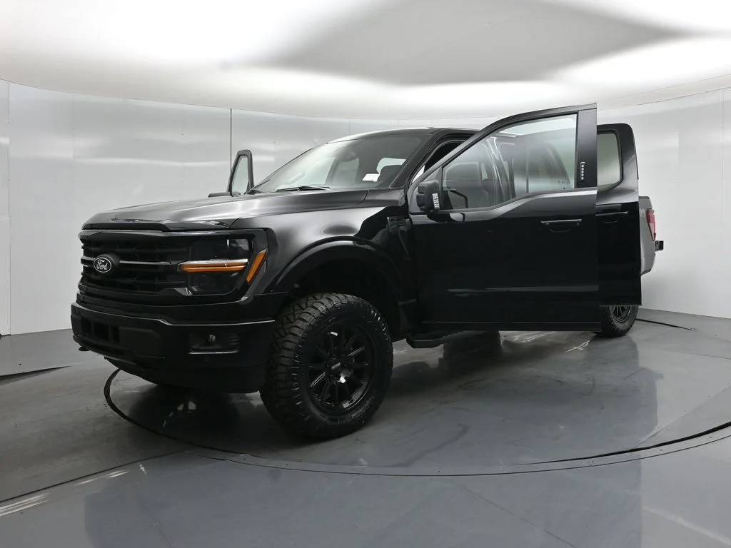 New 2026 Agate Black Metallic Ford XLT image 23
