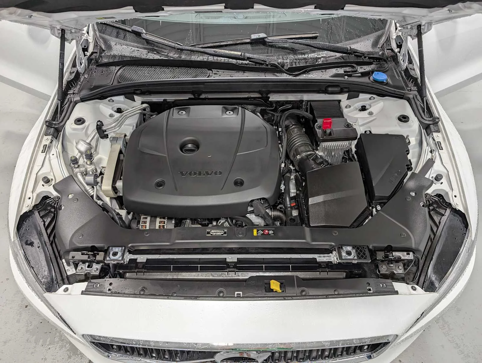 Used 2020  Volvo Momentum image 14
