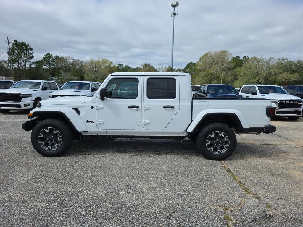 New 2026 Bright White Clear-Coat Exterior Paint Jeep Sahara image 7