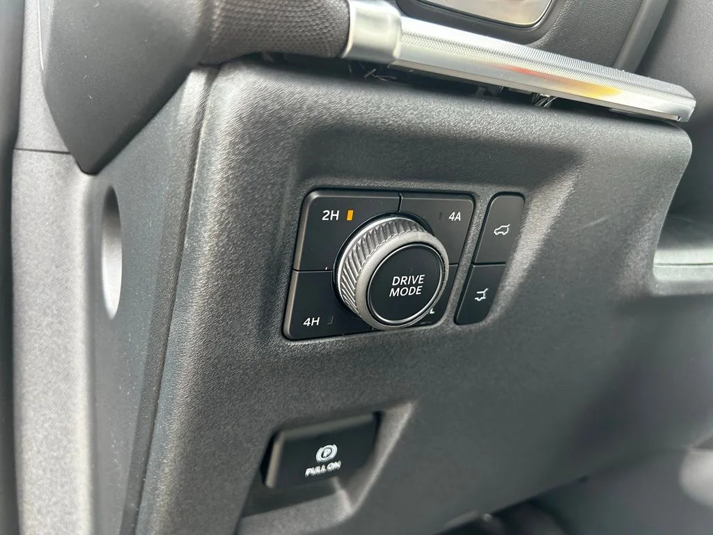 New 2026 Agate Black Metallic Ford Platinum® image 18
