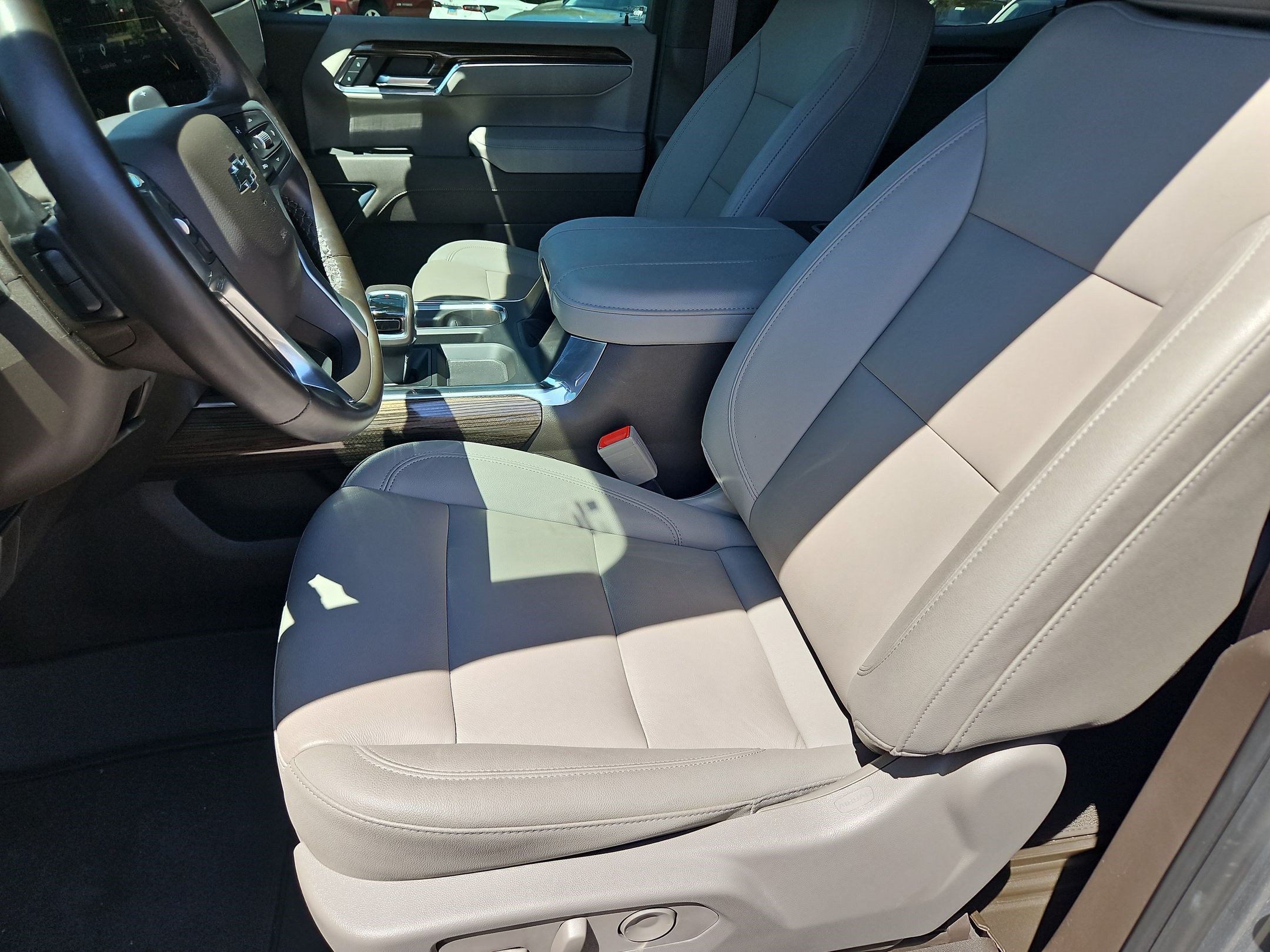 Used 2025 Sterling Gray Metallic Chevrolet LT Trail Boss image 24