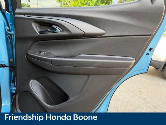 Used 2025 Blue Chevrolet ACTIV image 39