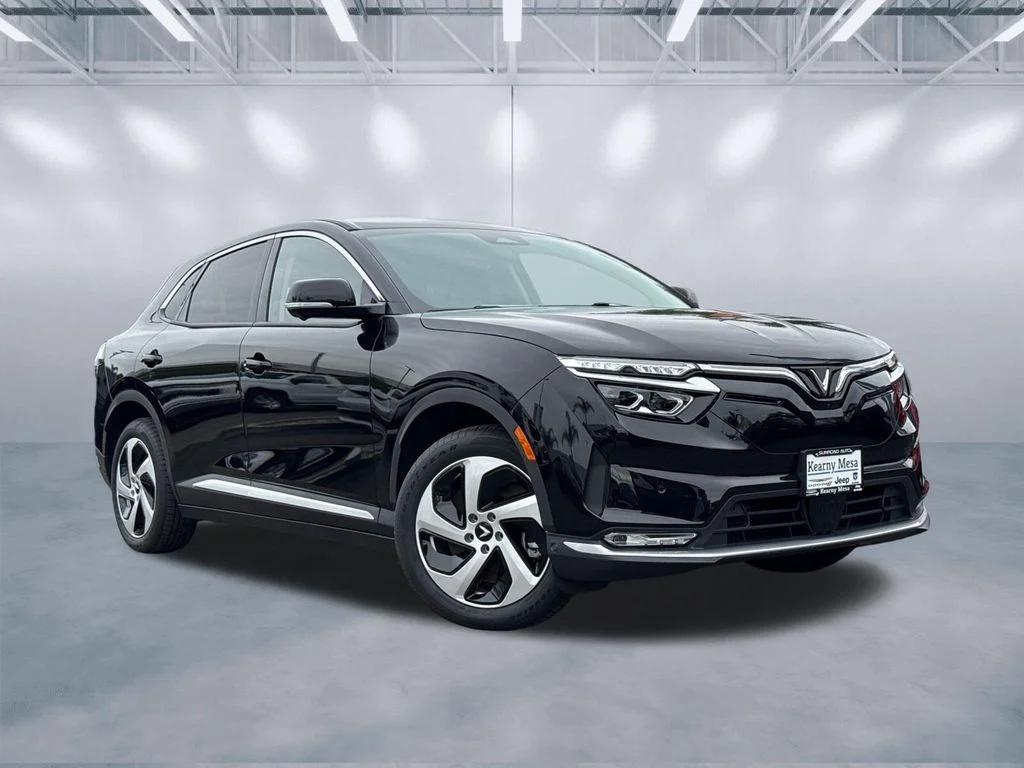 2025 VinFast VF 8 VF 8 Eco Standard Range's photo