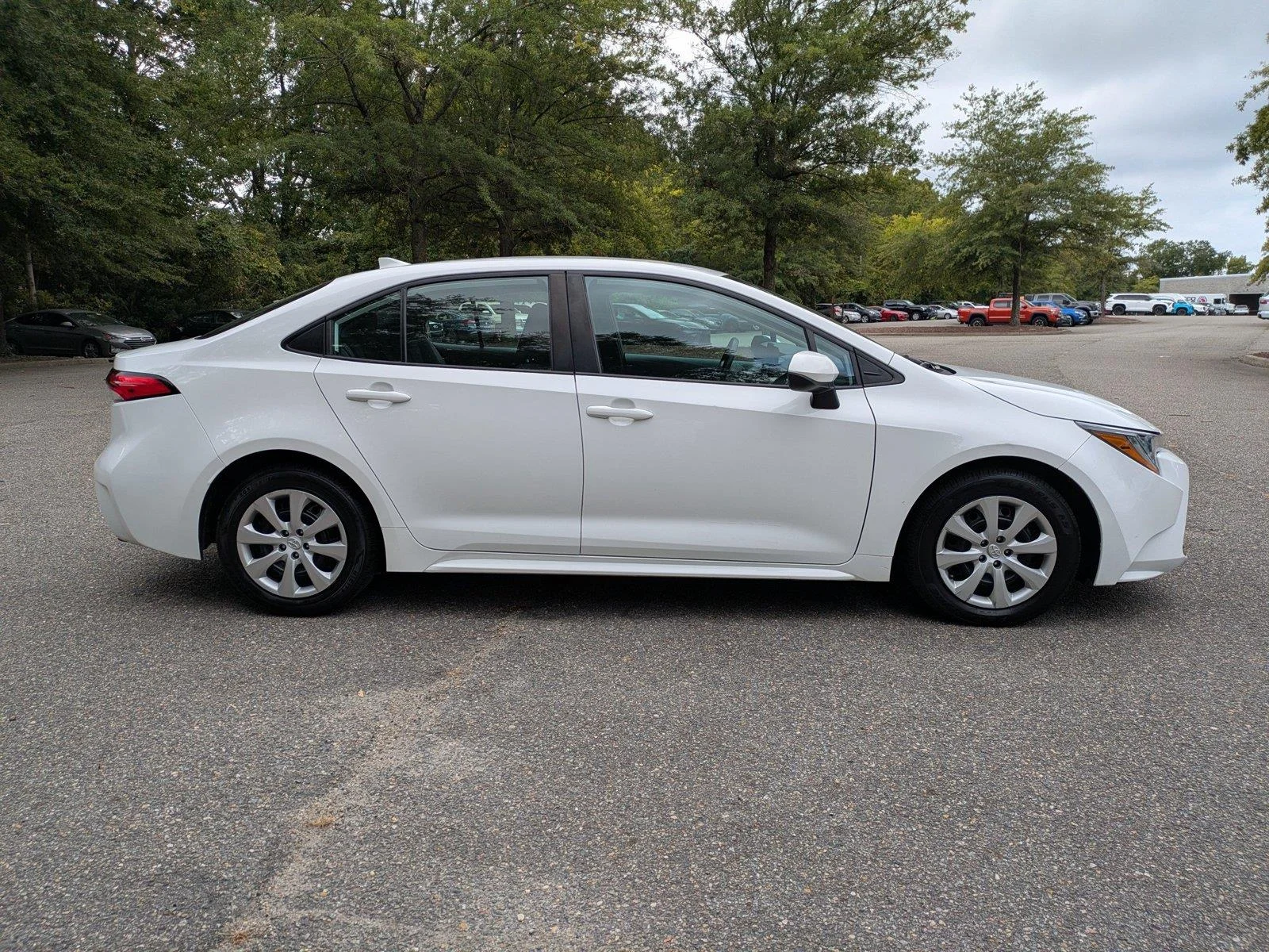 Used 2024  Toyota LE image 3