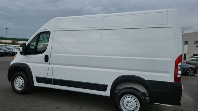 Used 2025 White Ram Base image 5
