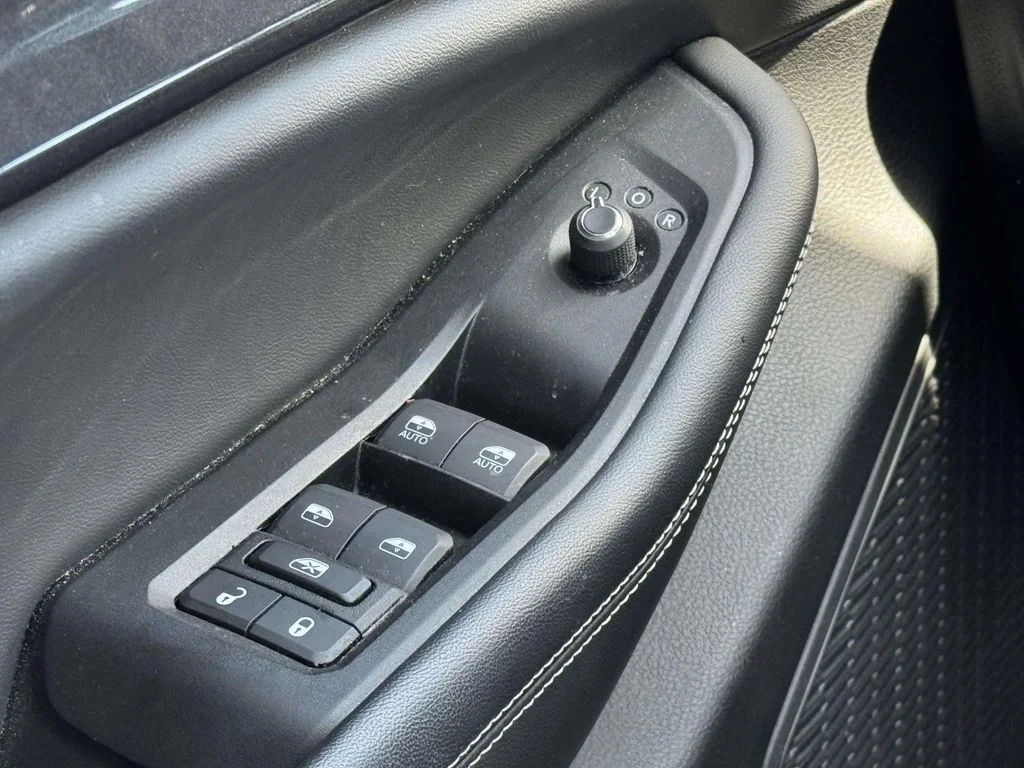 Used 2023 Black Jeep Altitude X image 26