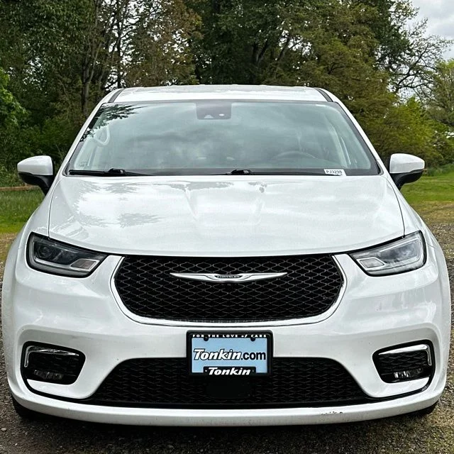 Used 2023 Bright White Clearcoat Chrysler Touring L image 3