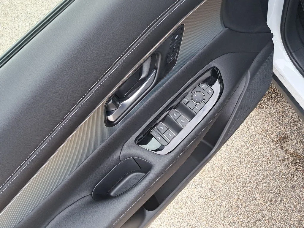 2025 Nissan Murano SL - Photo 12