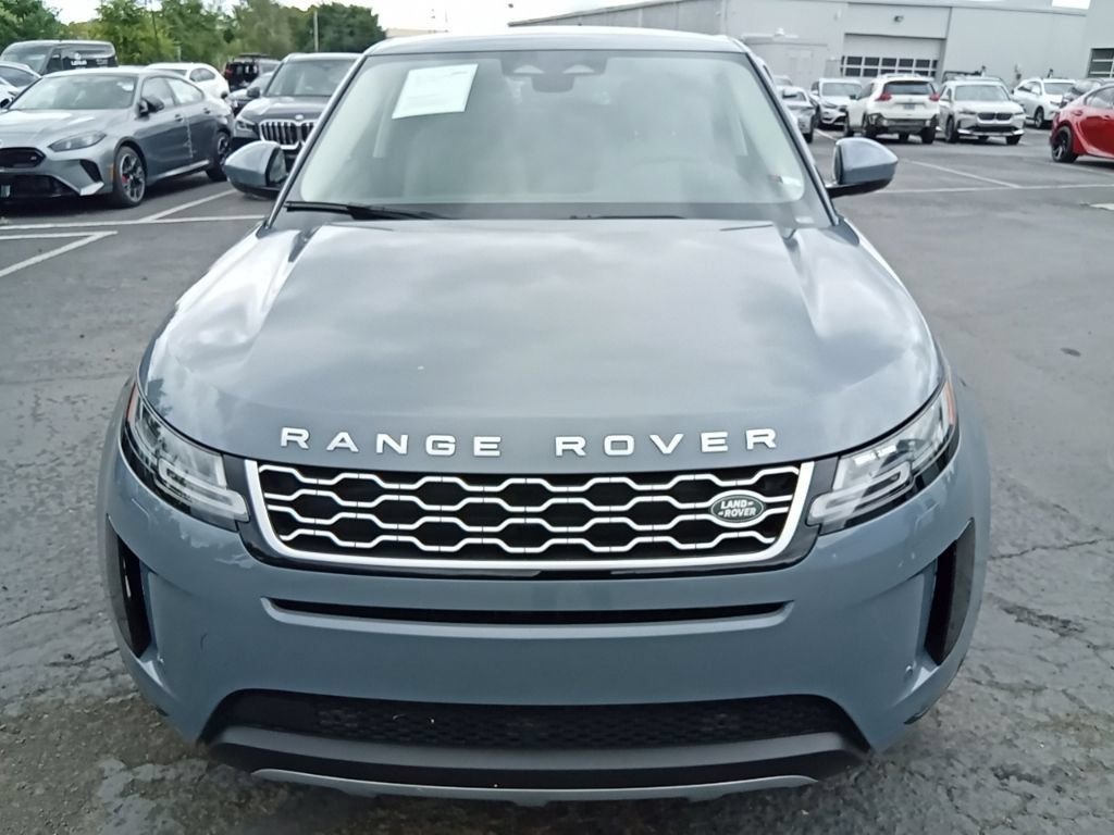 Used 2023  Land Rover SE image 2