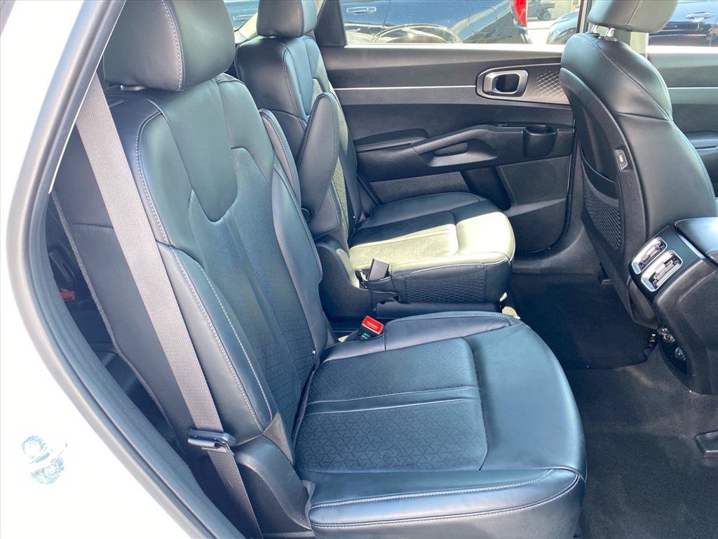 Used 2023 Snow White Pearl Kia EX image 26
