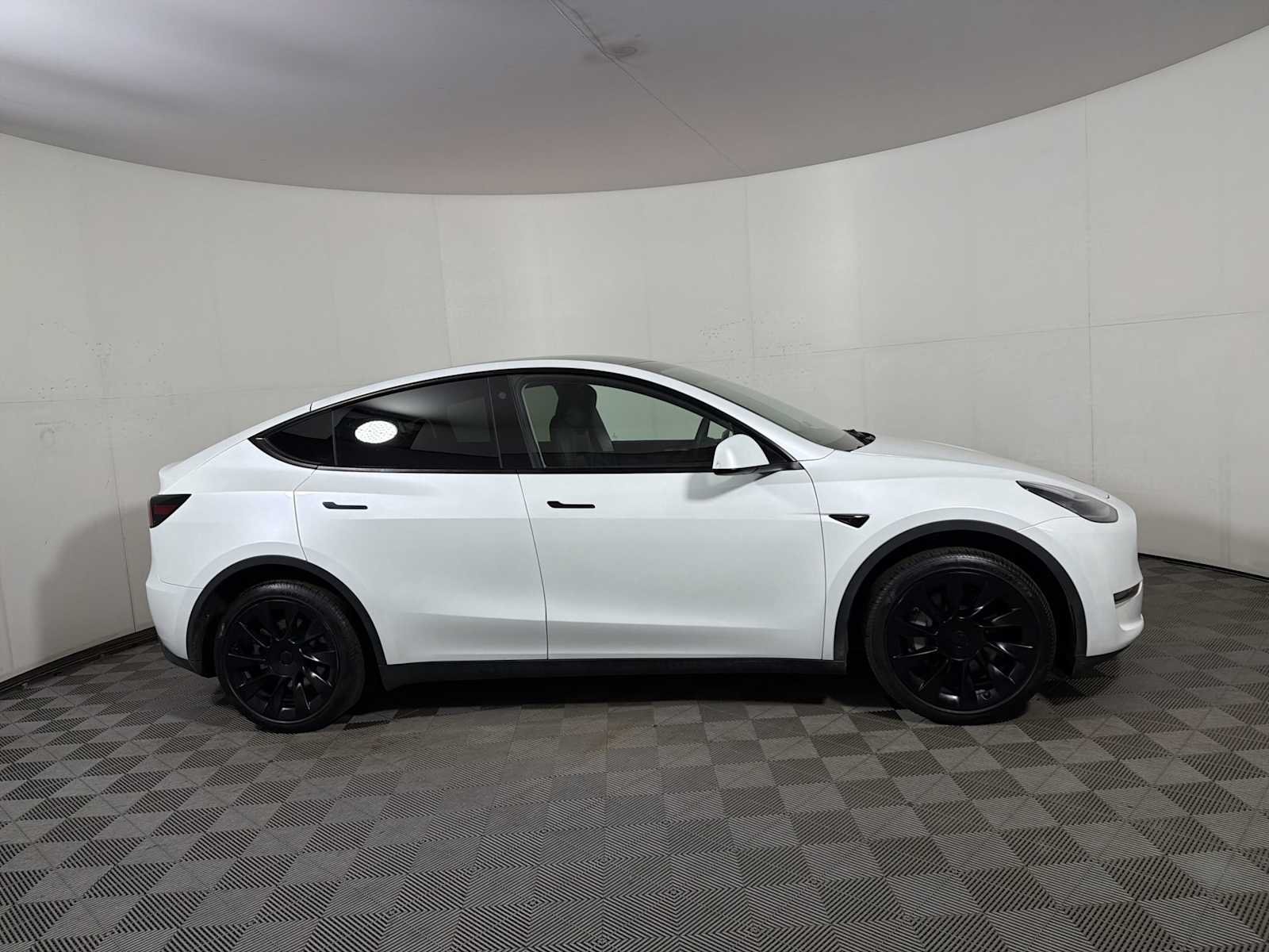 2023 Tesla Model Y Long Range - Photo 7