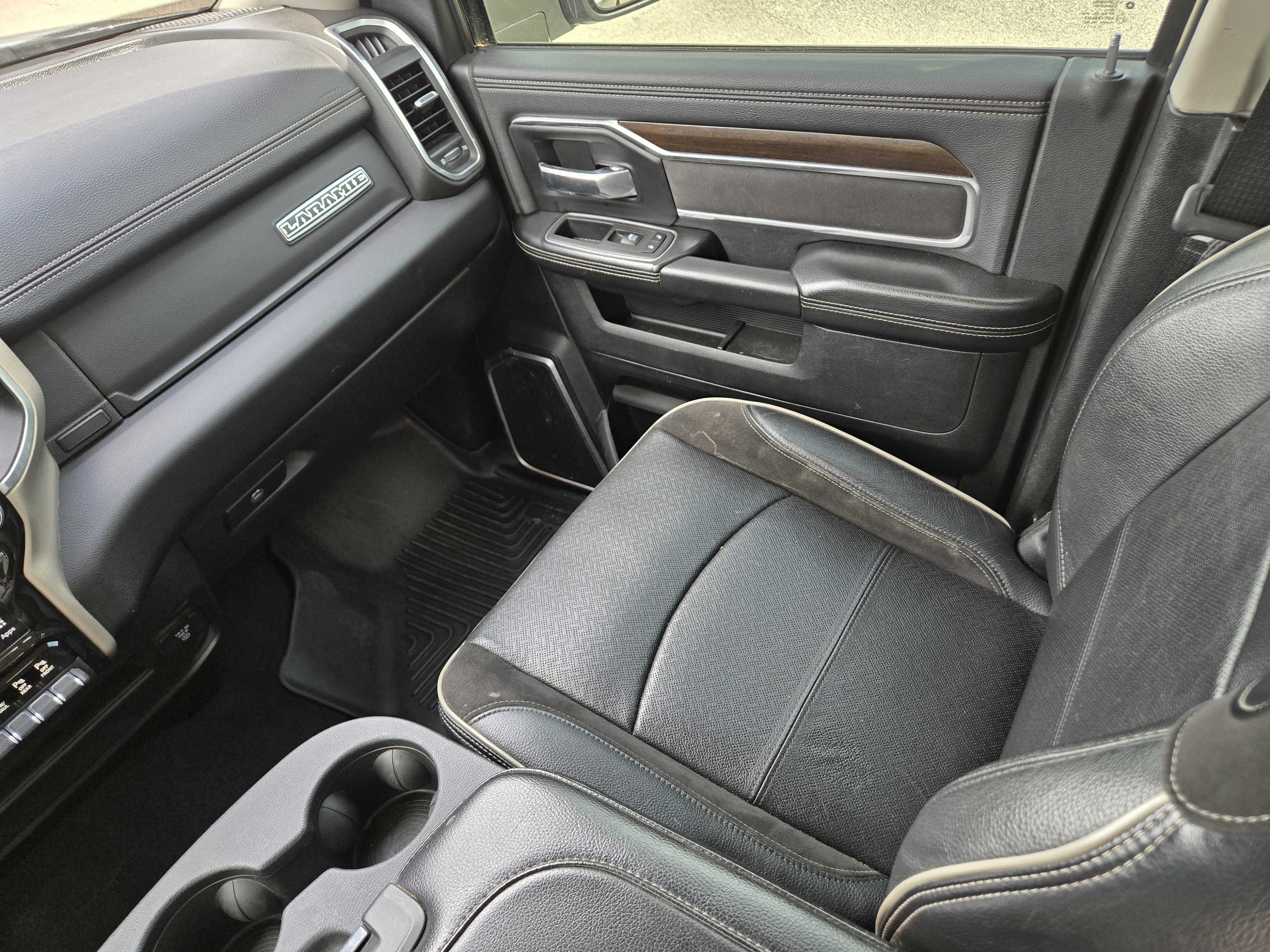 Certified Used 2024 Billet Silver Metallic Clearcoat Ram Laramie image 19