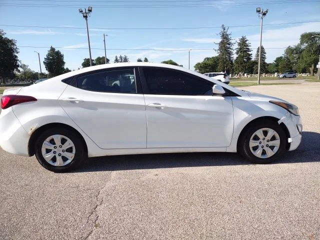 Used 2016 Quartz White Pearl Hyundai SE image 6