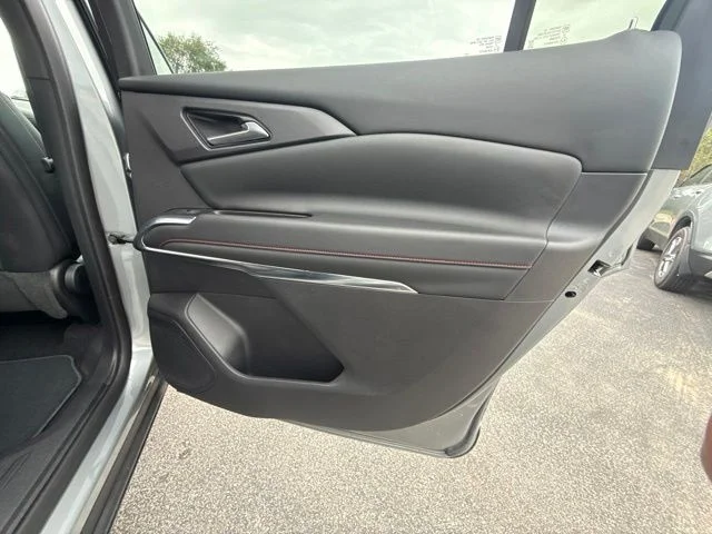 Used 2024 Gray Chevrolet Z71 image 45